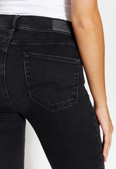 5-Pocket-Jeans Ornella mit Logo-Applikation