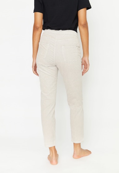 Comfort-fit-Jeans Louisa Active in Trendfarbe