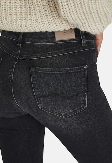 Jeans Cici mit Used-Waschung