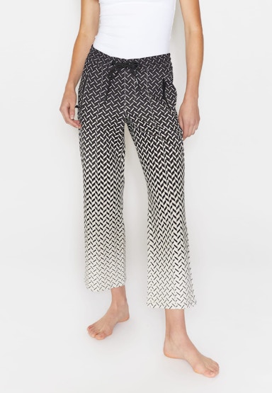 Fabric pants Linn Jogger Zip with decorative stitching