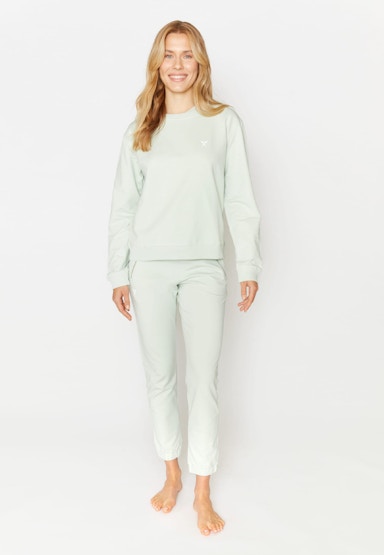 Sweater in solid pastel color