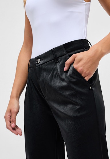 Pants Detail Straight with glam fake leather