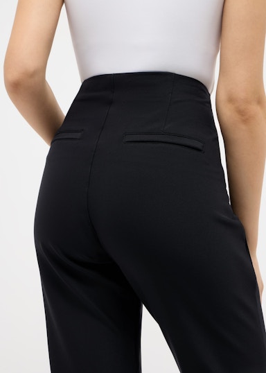 Business-Hose Holly Crop Chic