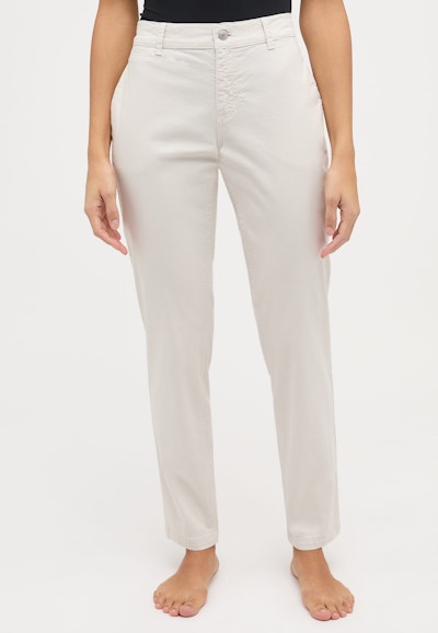 Louisa Chino mit Paspeltaschen