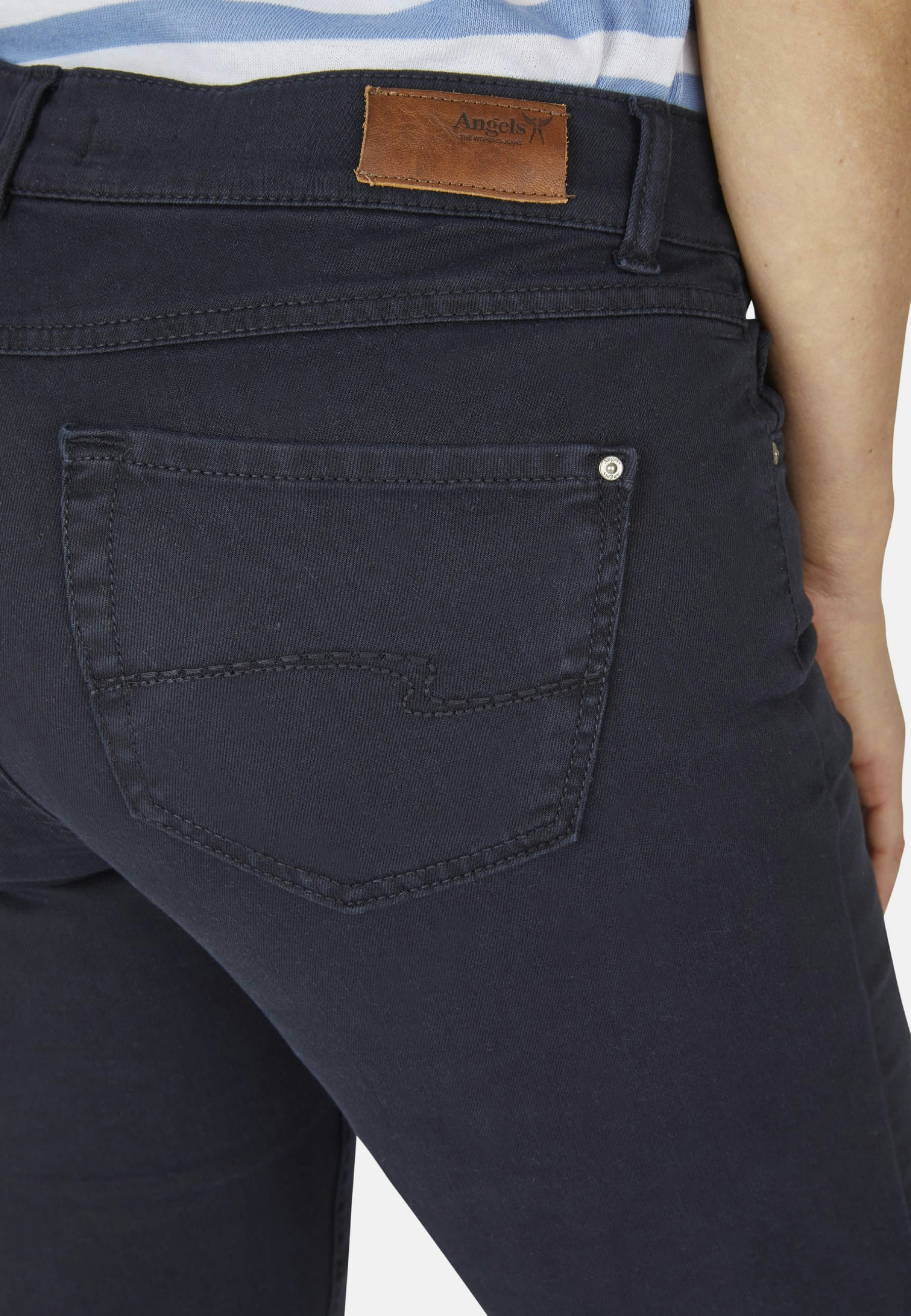 Jeans Dolly with solid design