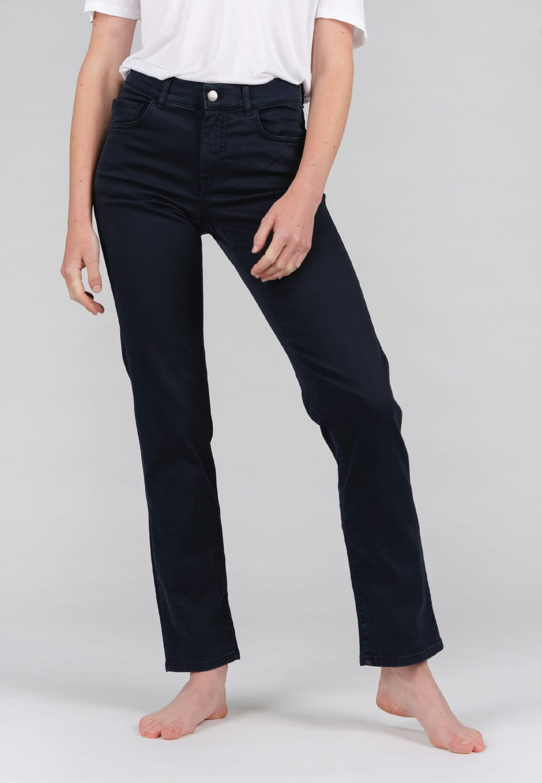 Jeans Dolly with solid design