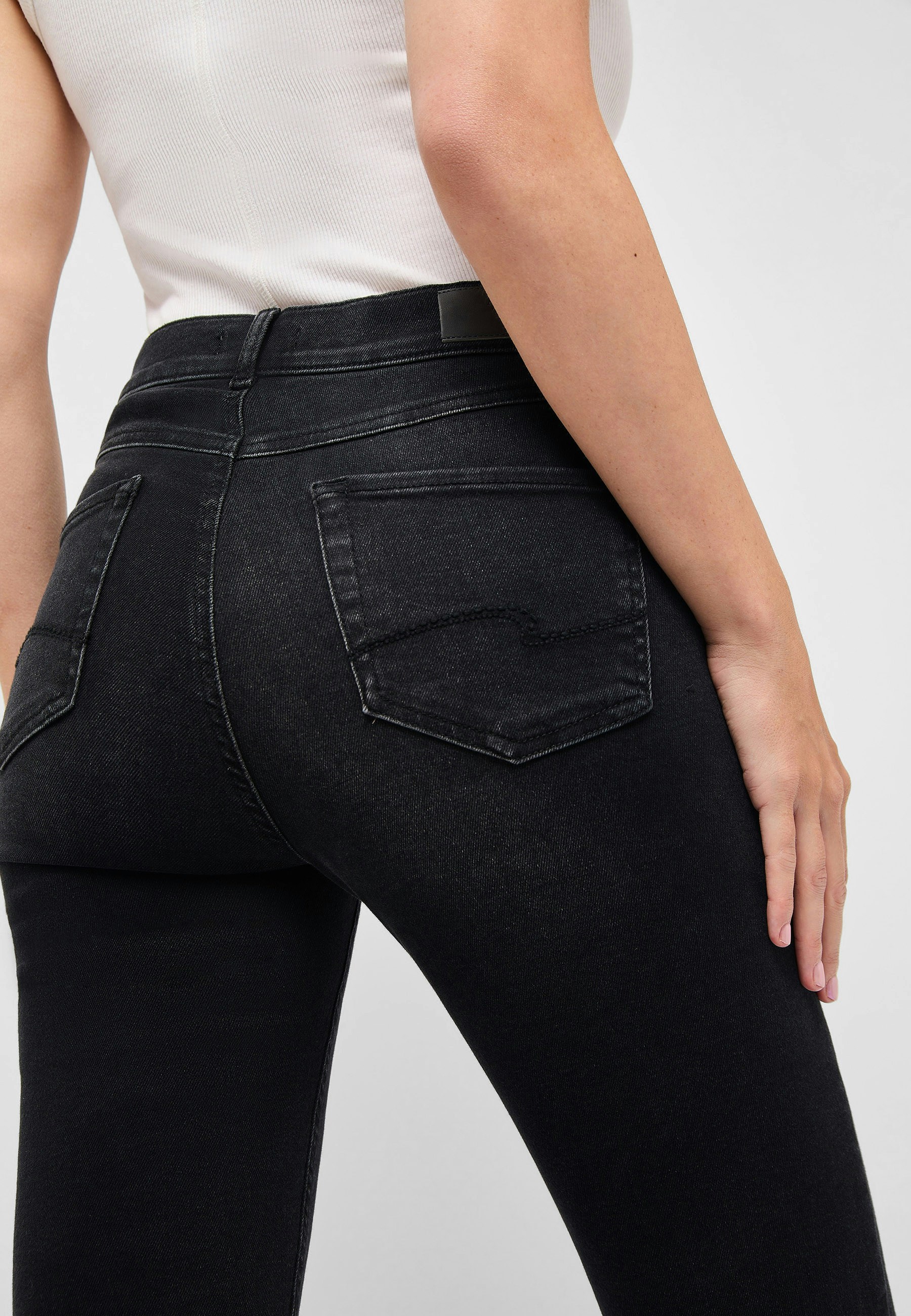 Jeans Cici with used wash