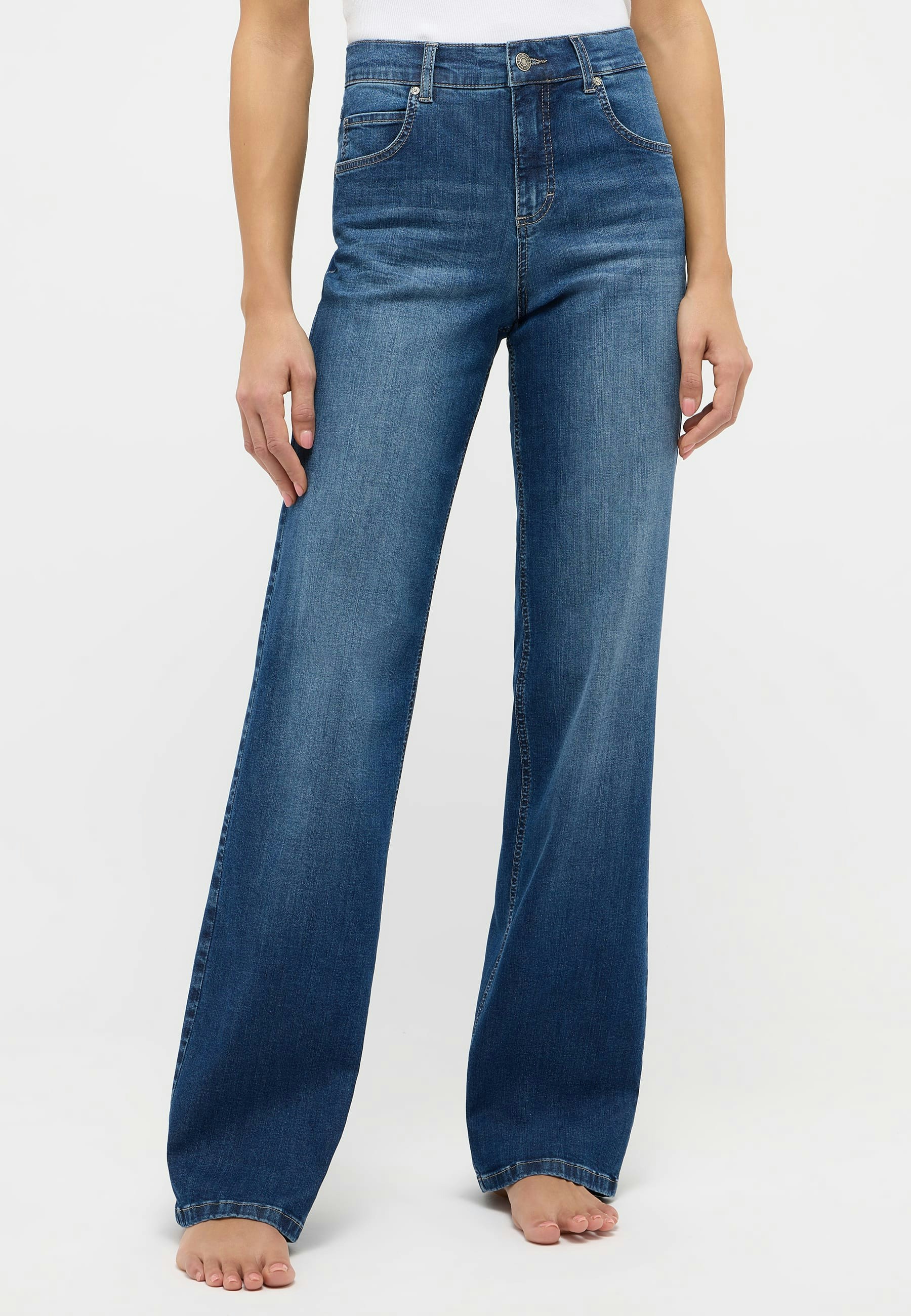 Jeans Lara mit weitem Bein