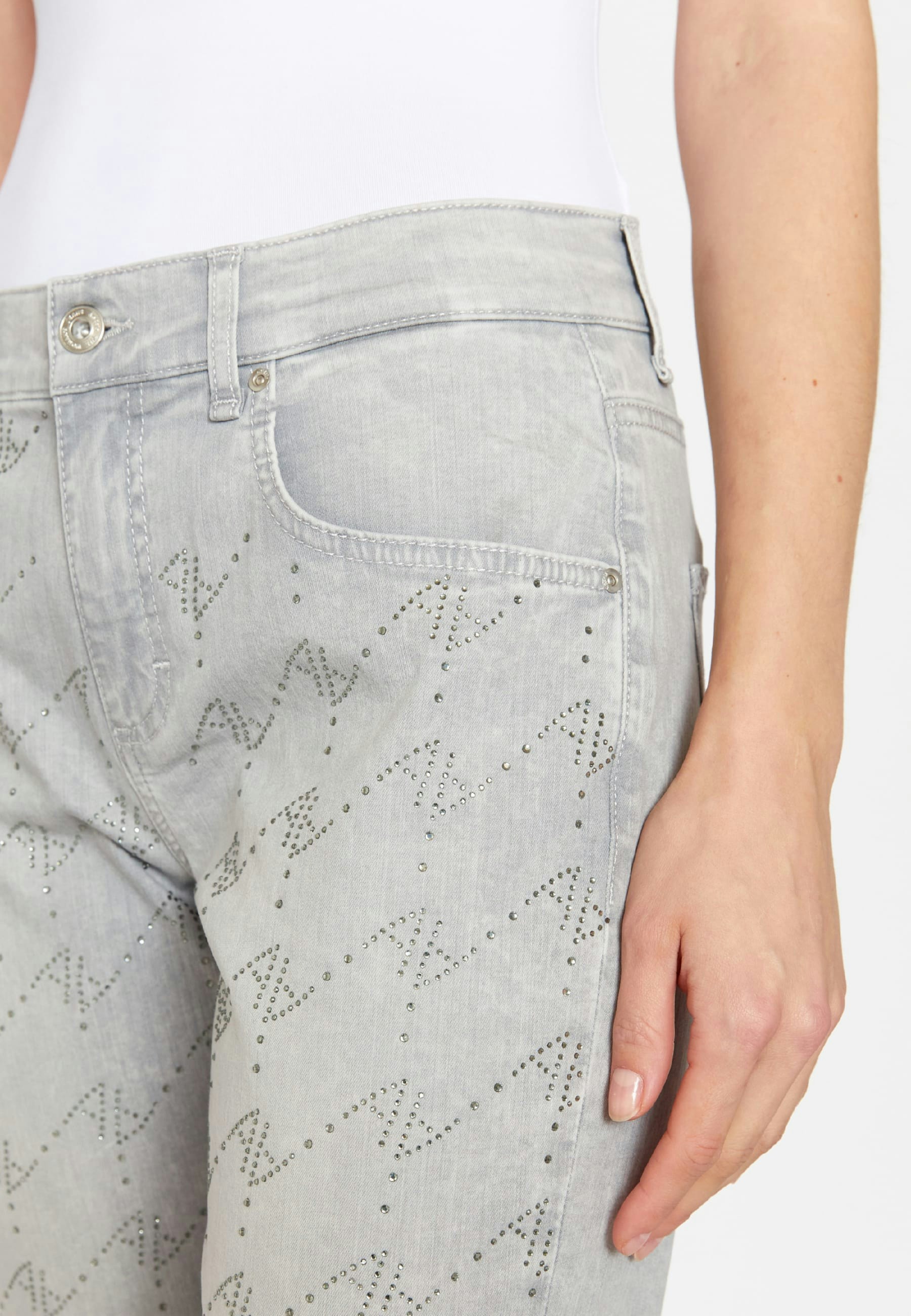 Boyfriend Jeans with rhinestones