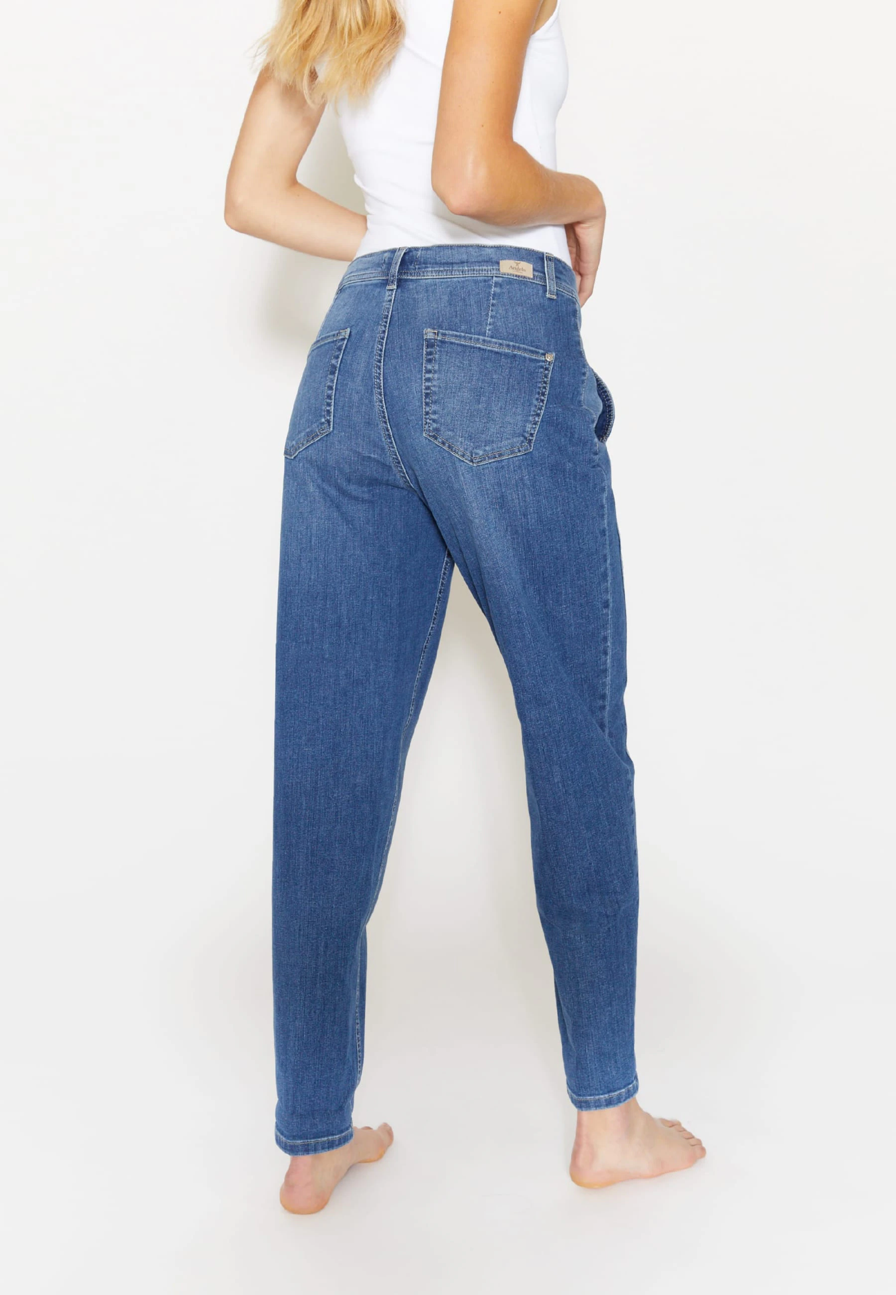 Mom-Jeans Alma Crop mit Logo-Applikation