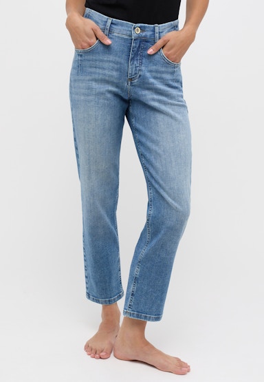 Basic Straight Jeans