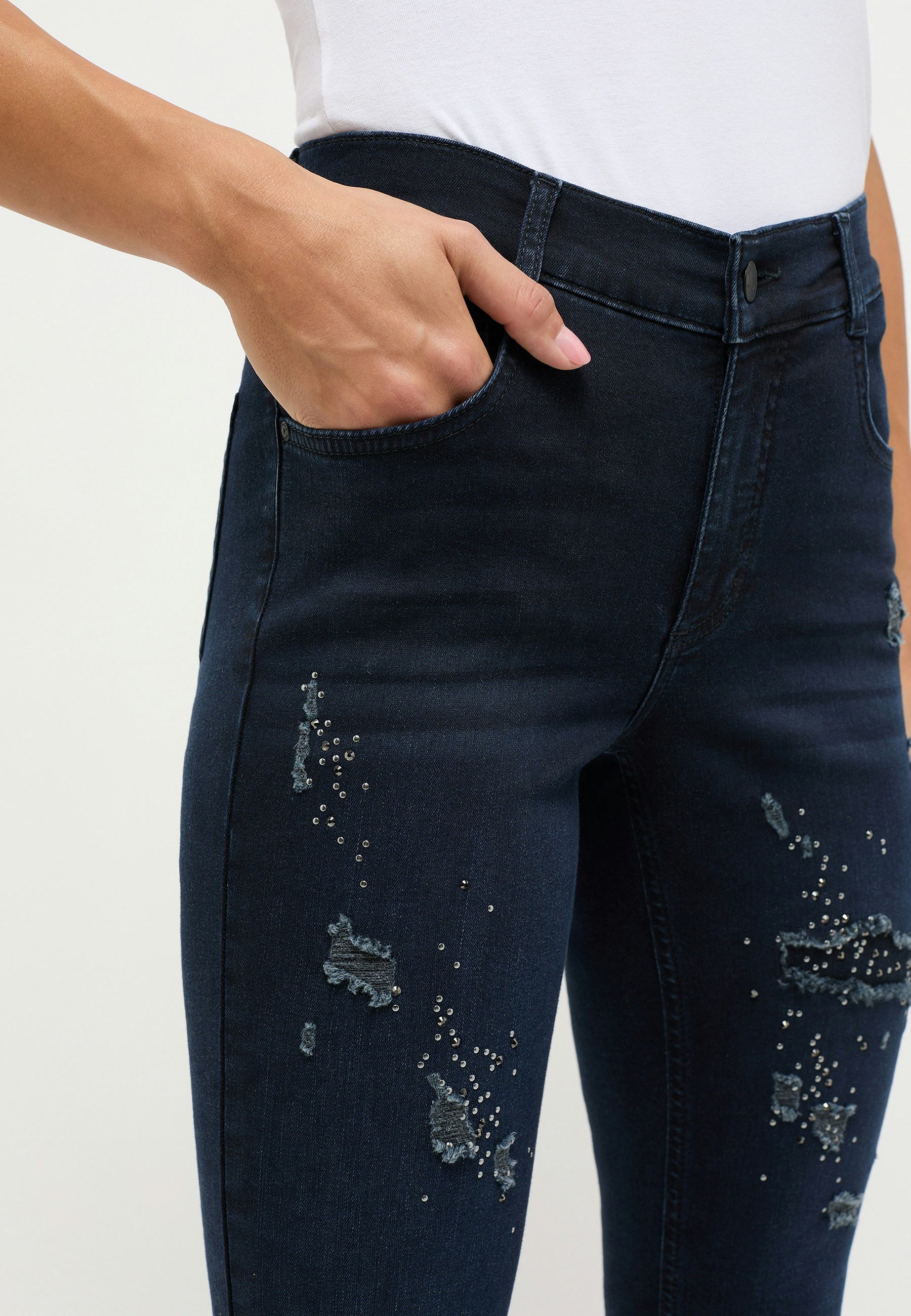 Skinny jeans destroyed