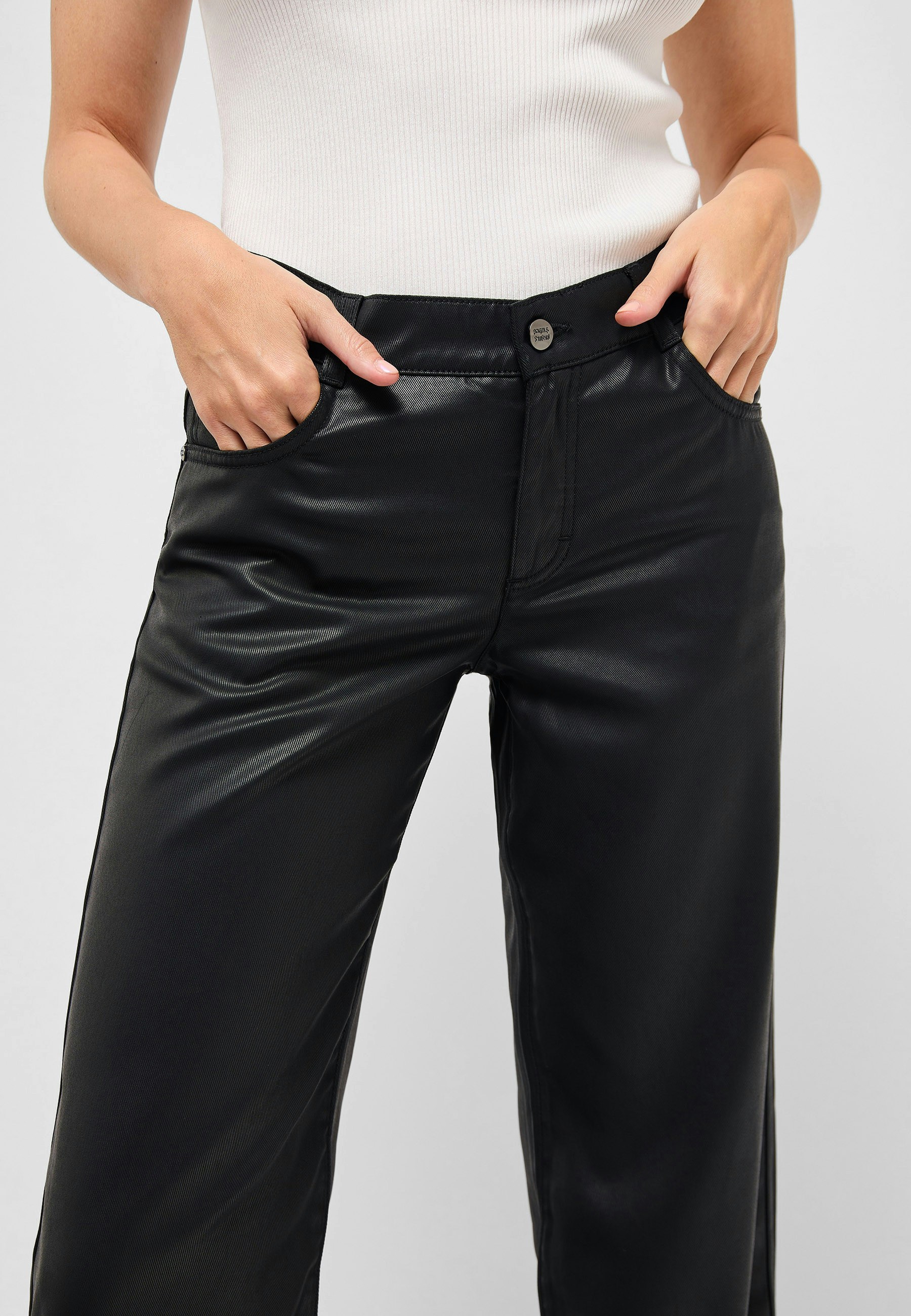 Pants Liz with smooth coating