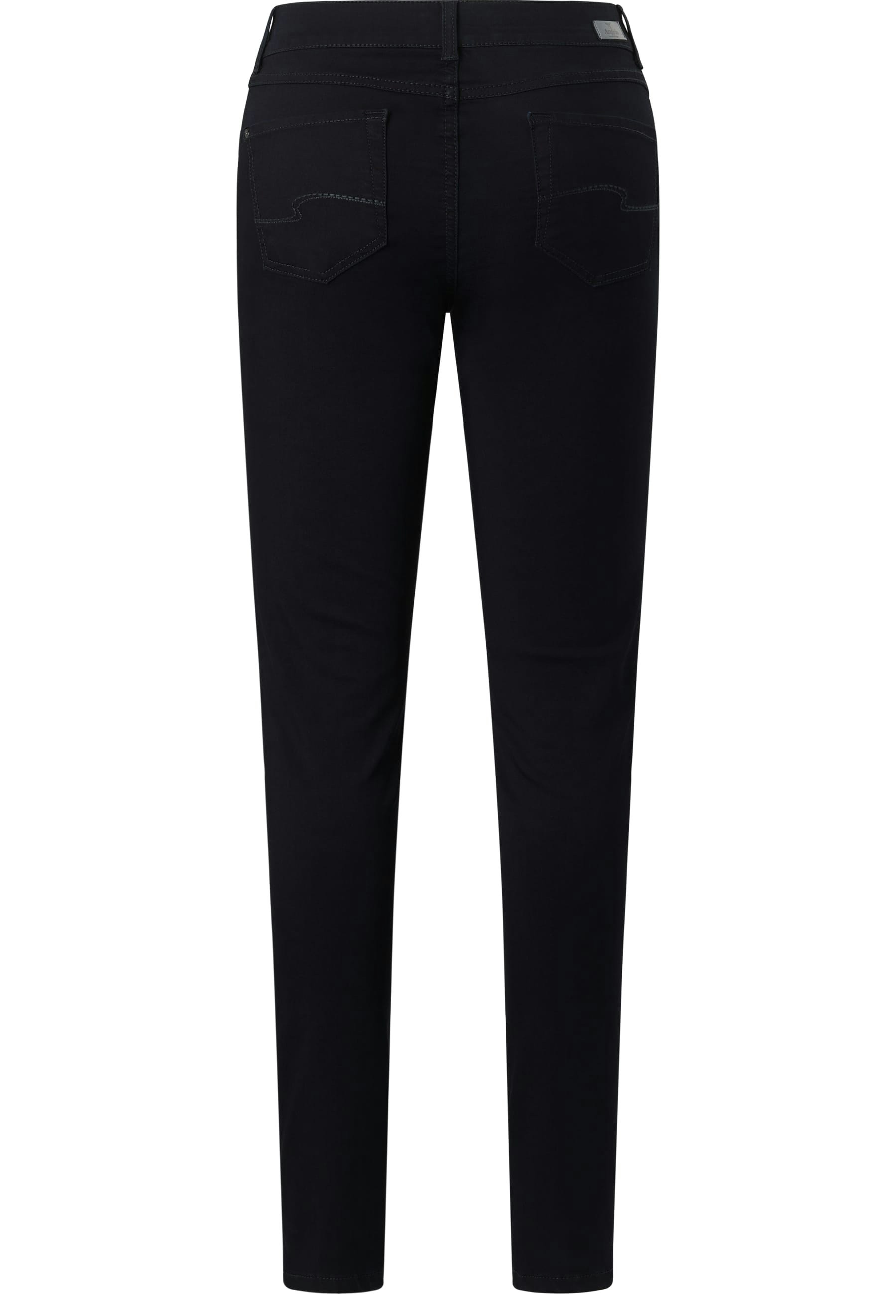 Skinny jeans with clean super stretch denim