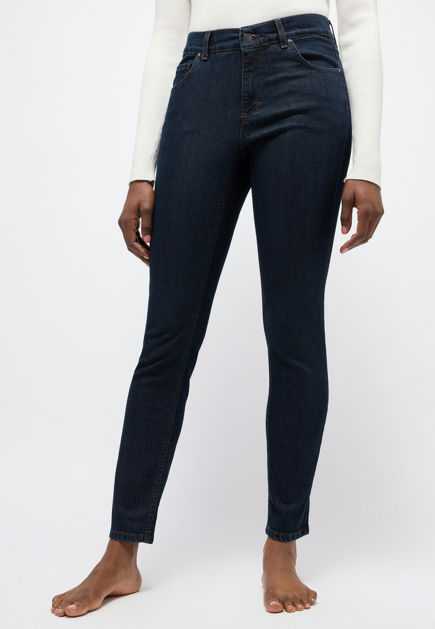 Skinny Jeans with sporty denim