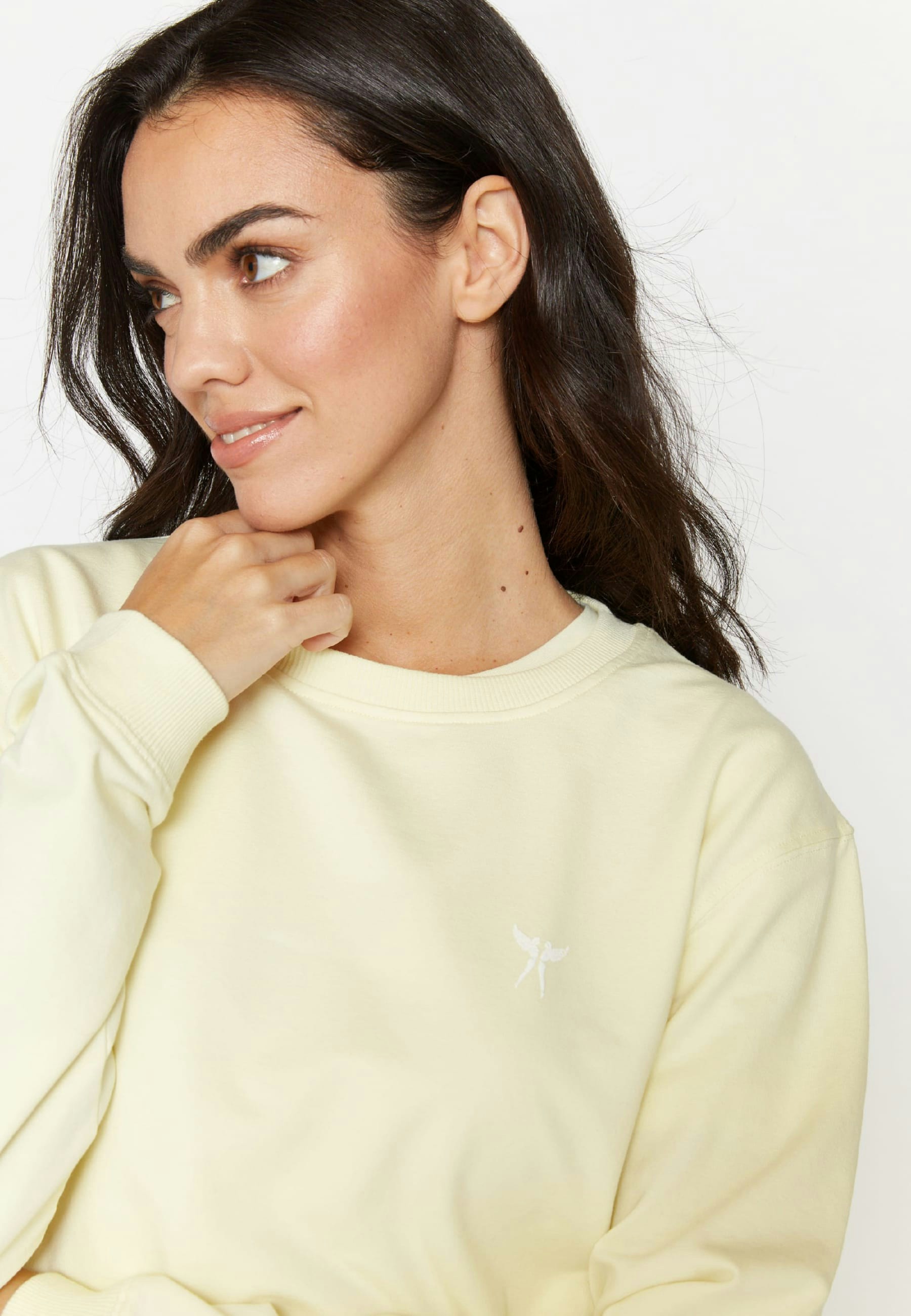 Sweater in solid pastel color