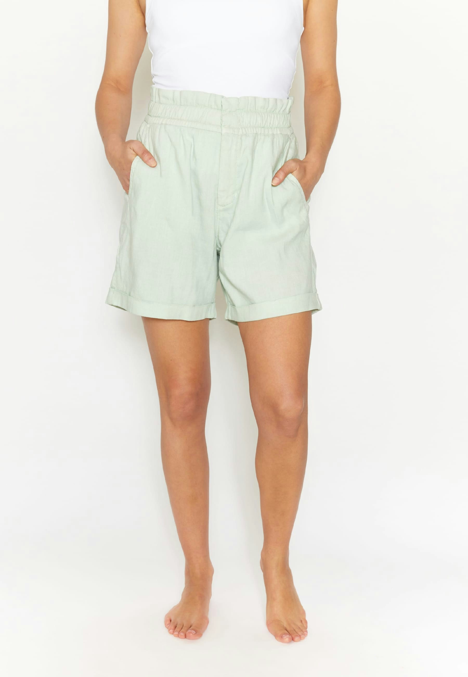 Shorts Mia with gathered waistband
