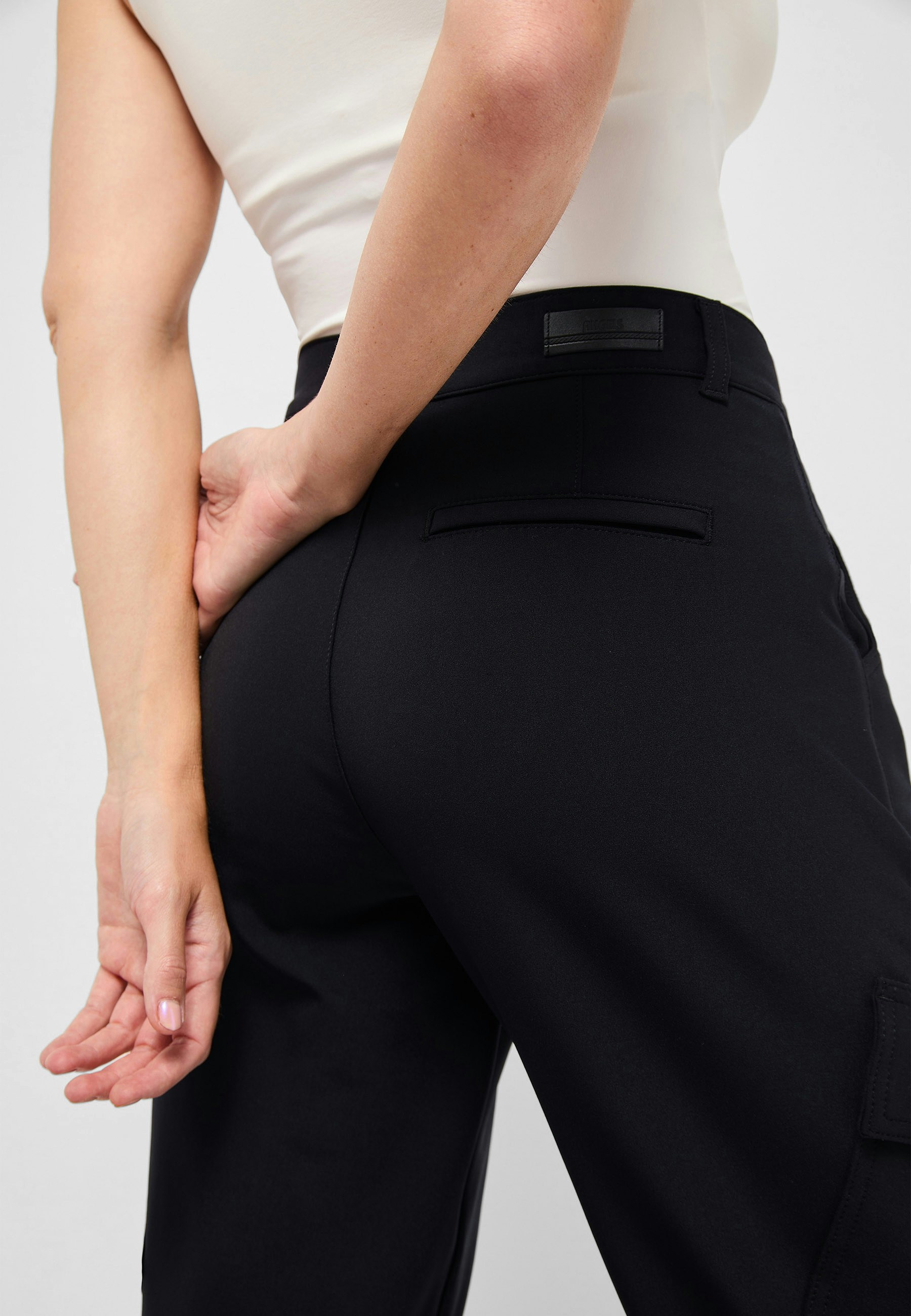 Hose Alma Crop Cargo