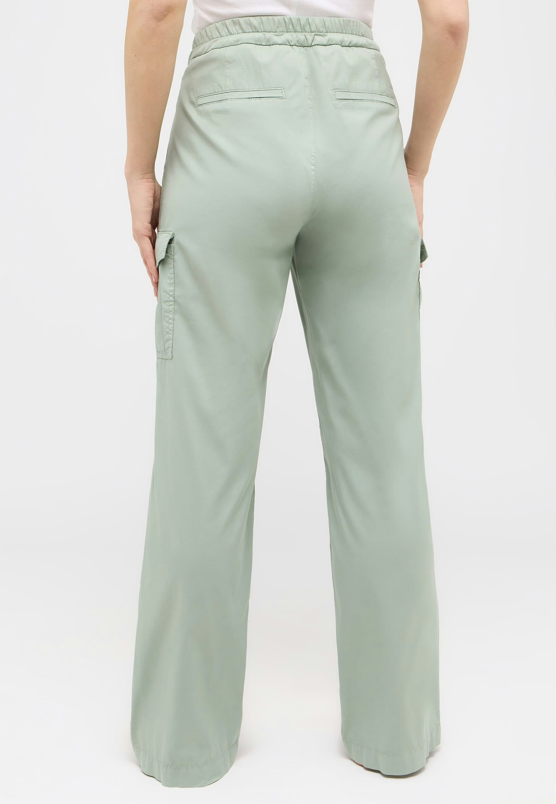 Hose Liz Jump Cargo mit leichtem Material