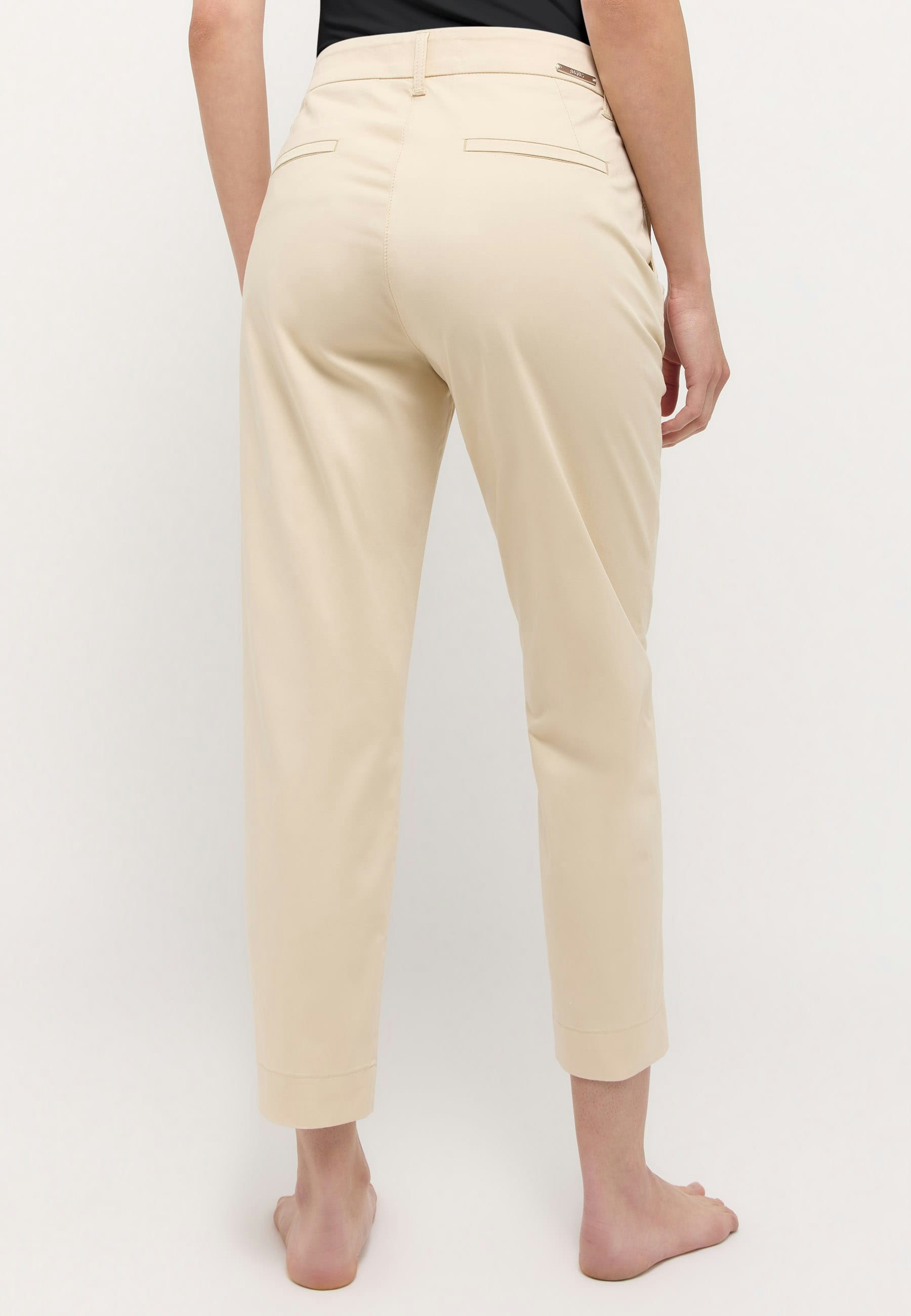 Hose Vera mit Satinoptik