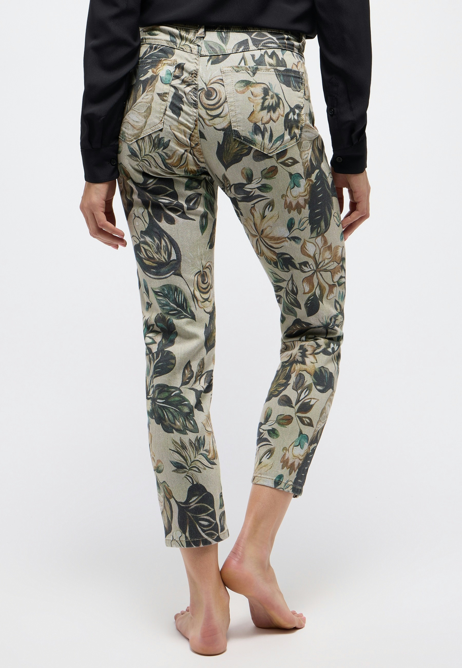 Jeans Ornella mit Blumenmuster