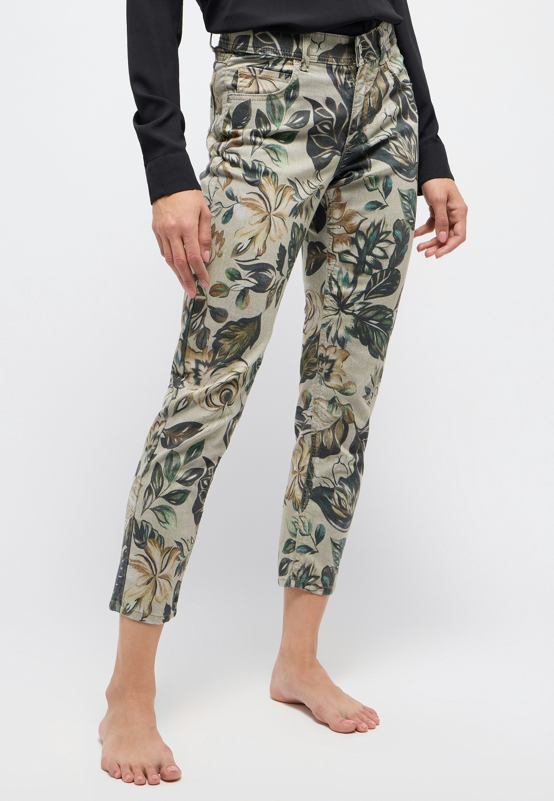 Jeans Ornella mit Blumenmuster