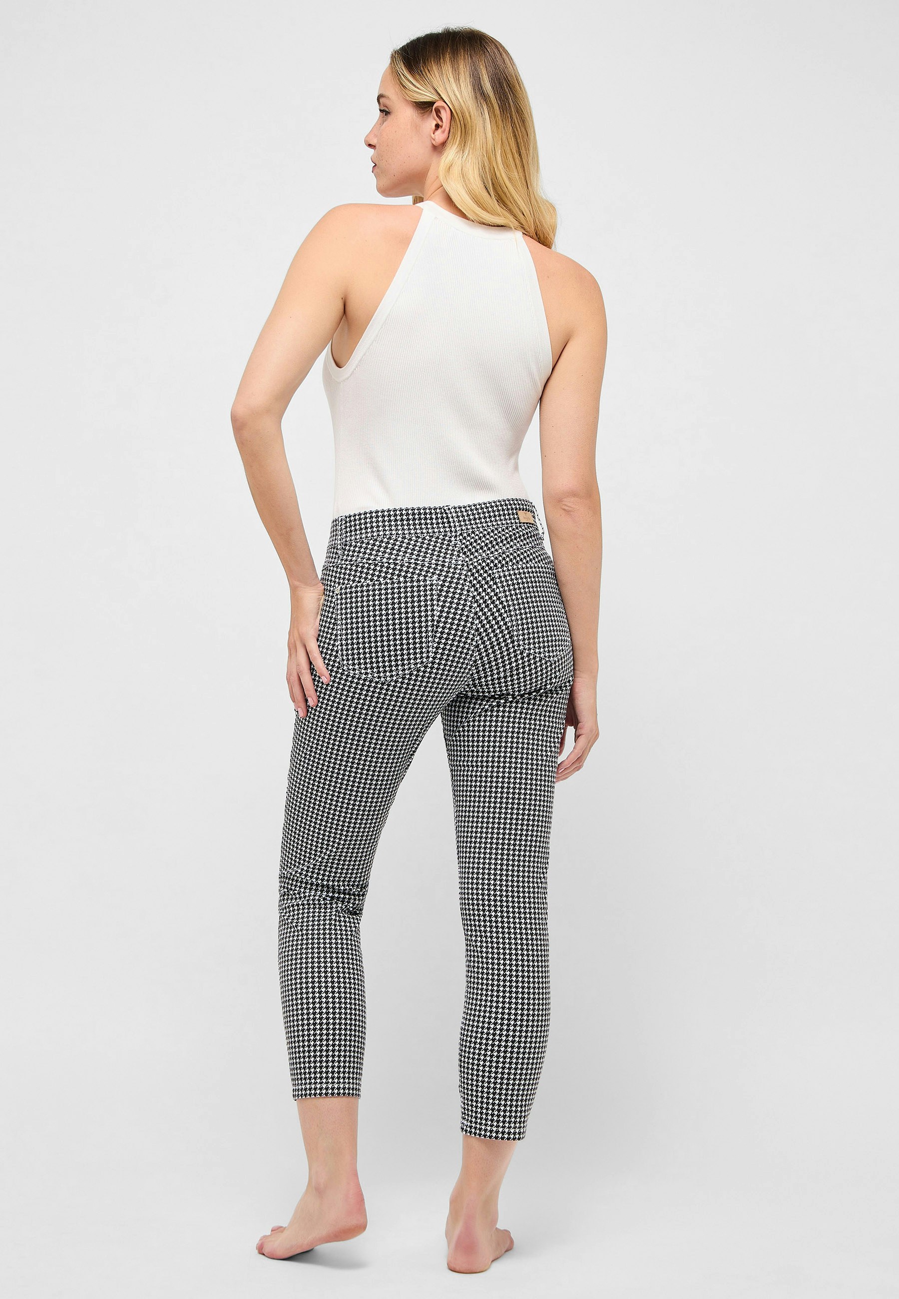 Ornella mit Hahnentritt-Muster