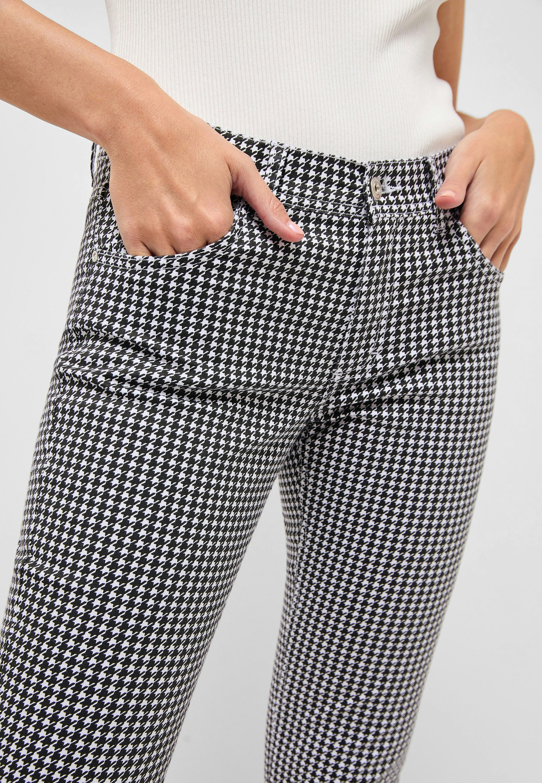 Ornella mit Hahnentritt-Muster