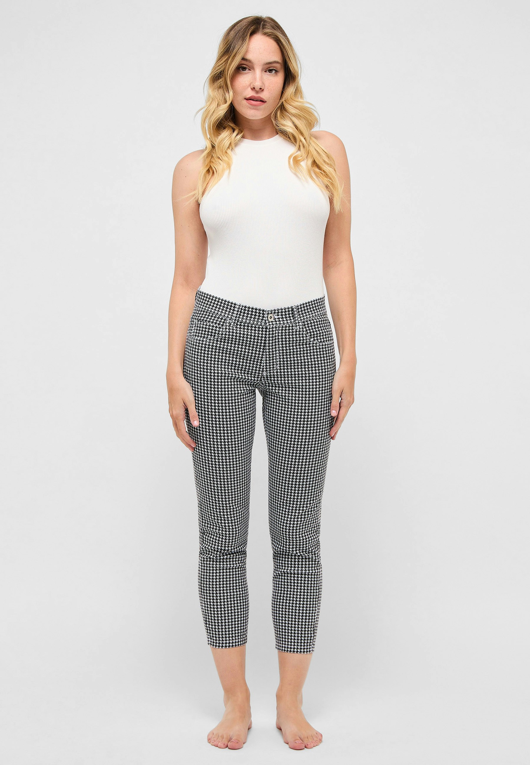 Ornella mit Hahnentritt-Muster