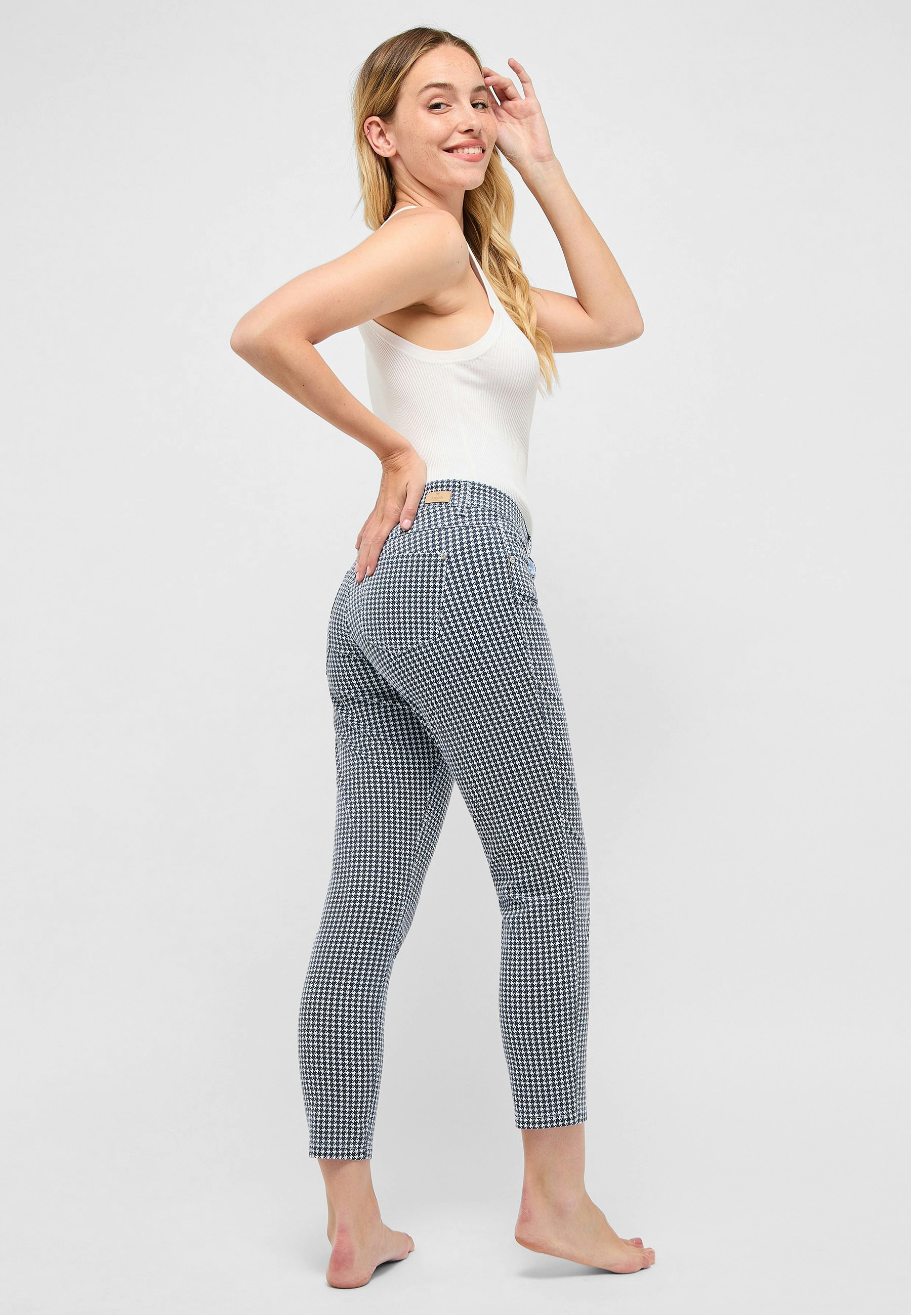 Ornella mit Hahnentritt-Muster