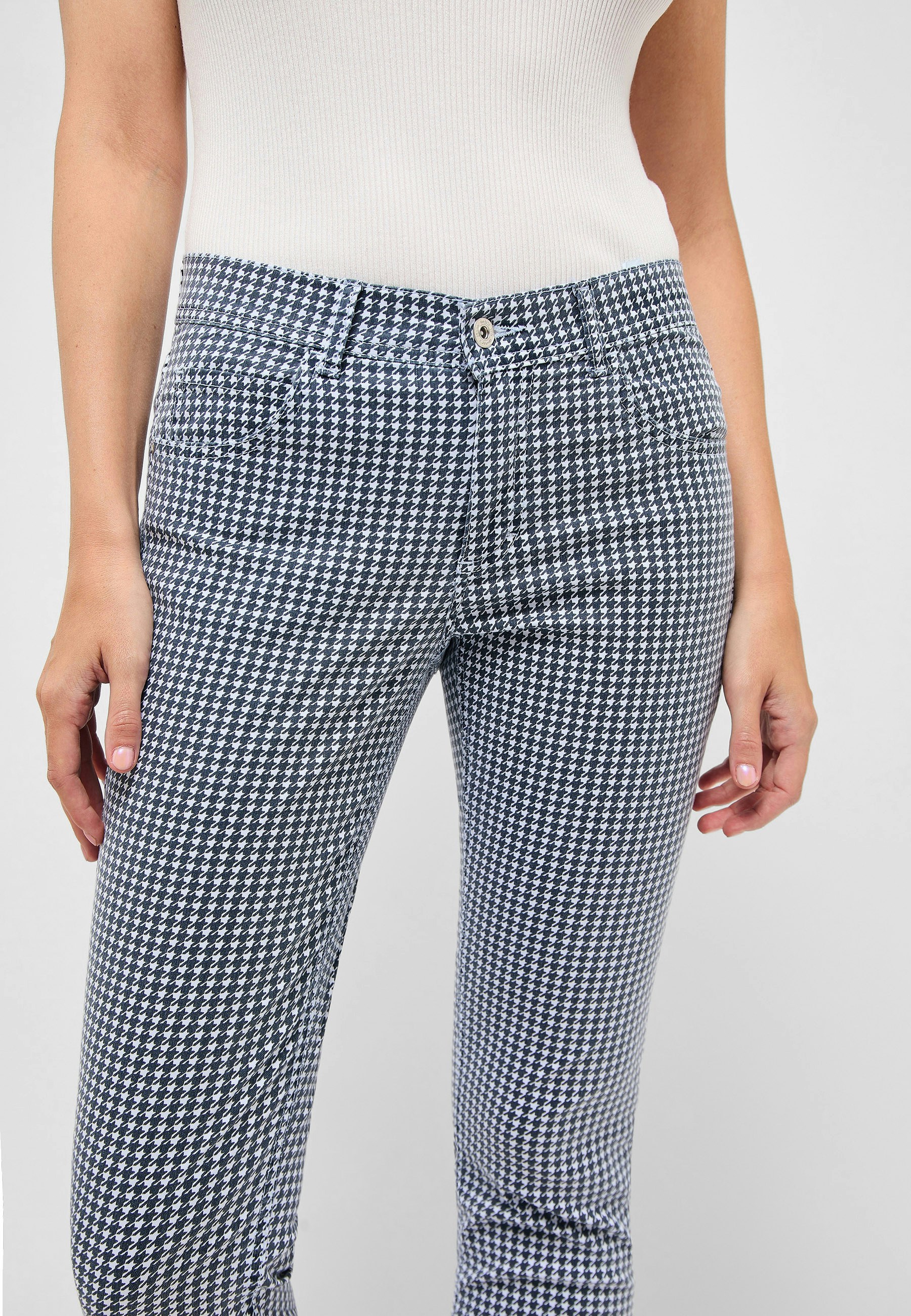 Ornella mit Hahnentritt-Muster