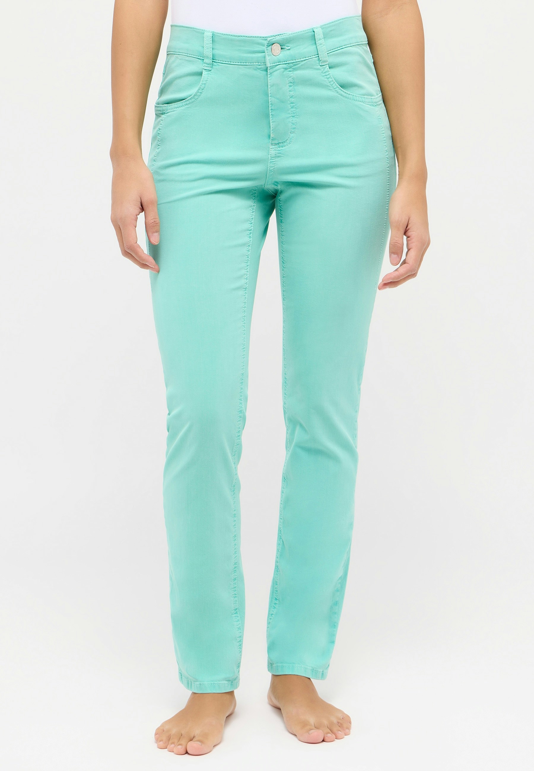 Hose Cici Detail mit Coloured Denim