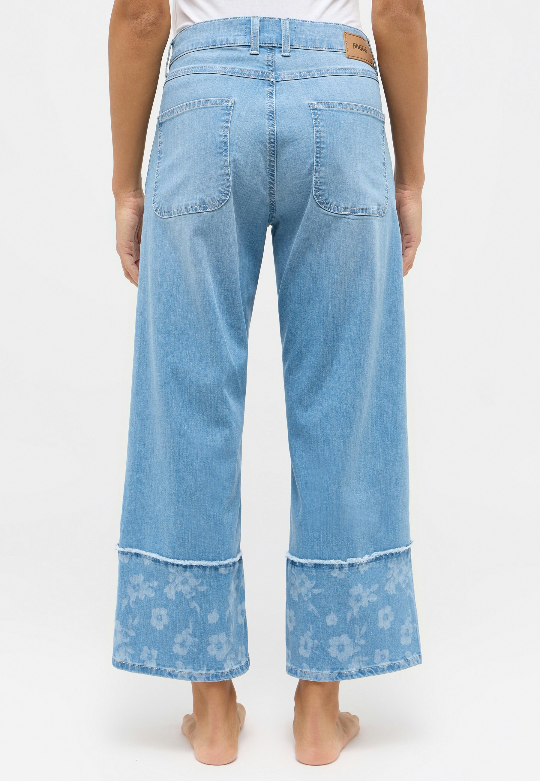 Jeans Linn Flower mit floralem Muster