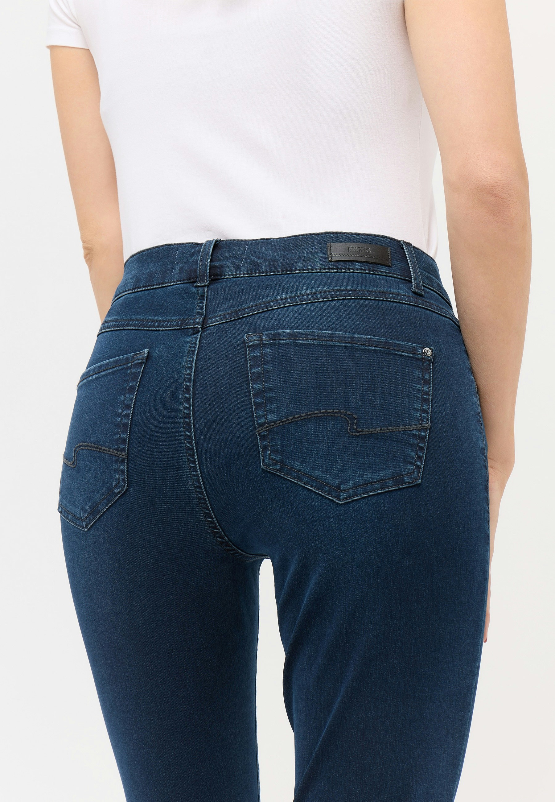 Skinny jeans with clean super stretch denim