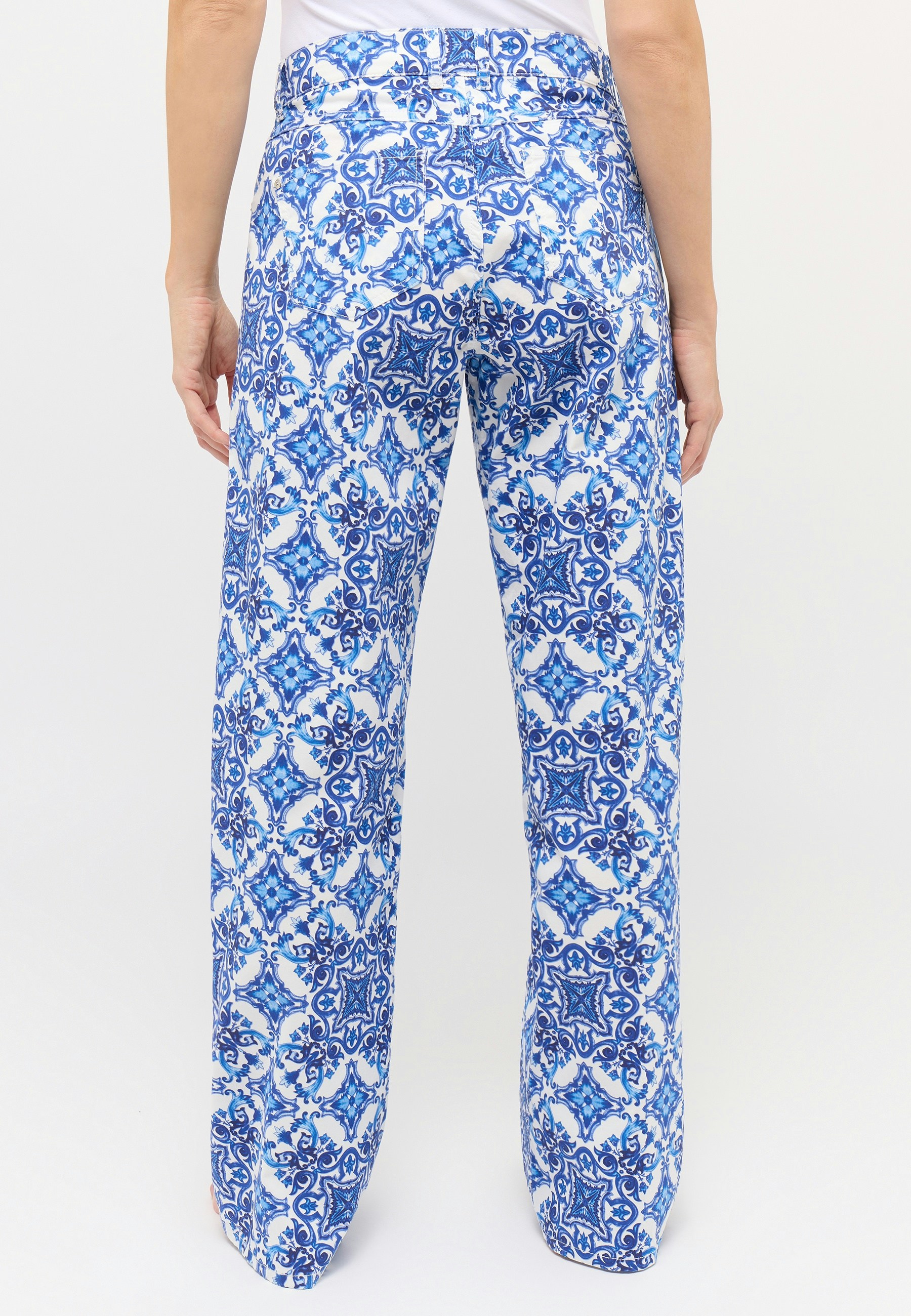 Hose Liz mit Ornamenten