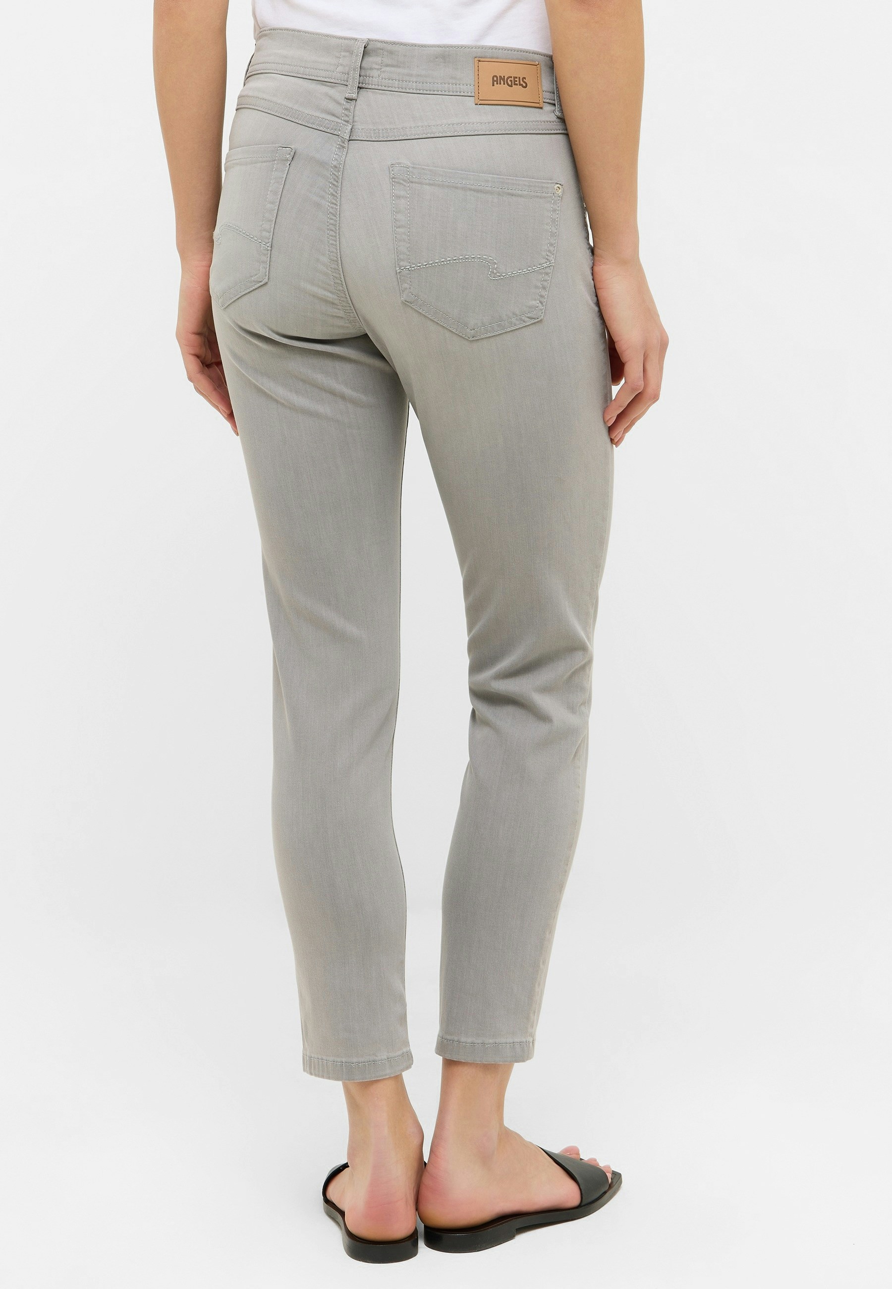 Jeans Ornella with distressed wash