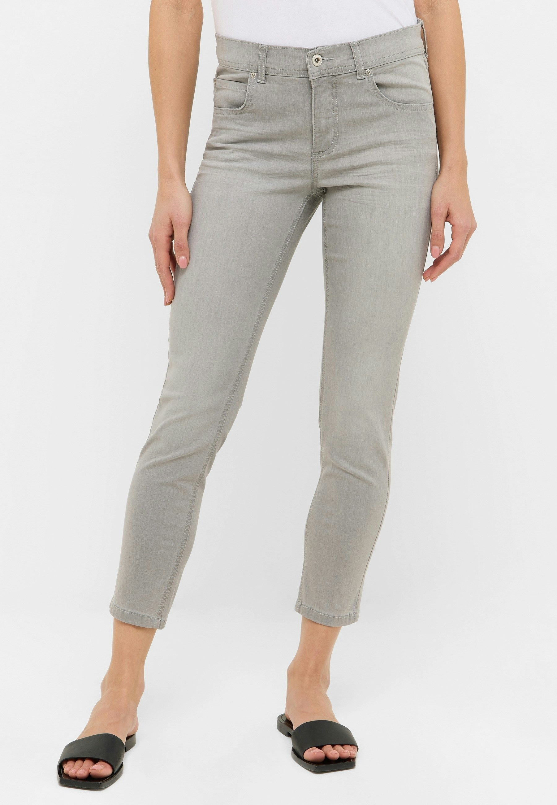 Jeans Ornella with distressed wash