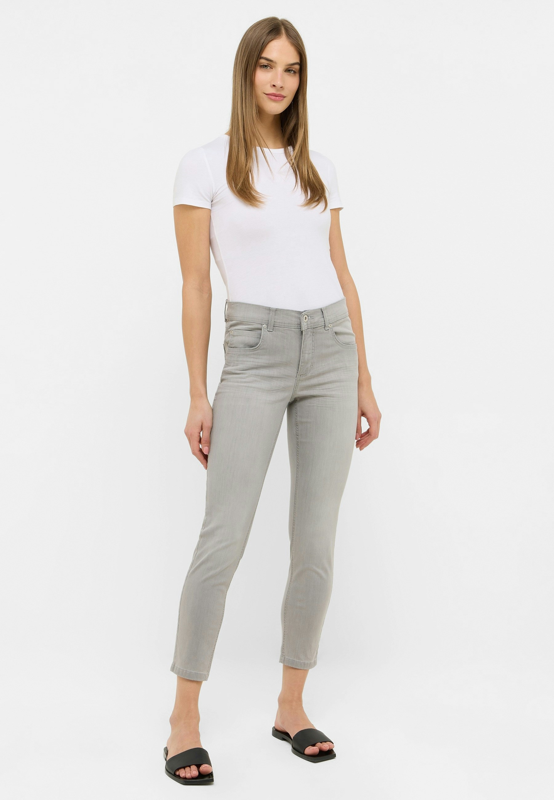 Jeans Ornella with distressed wash