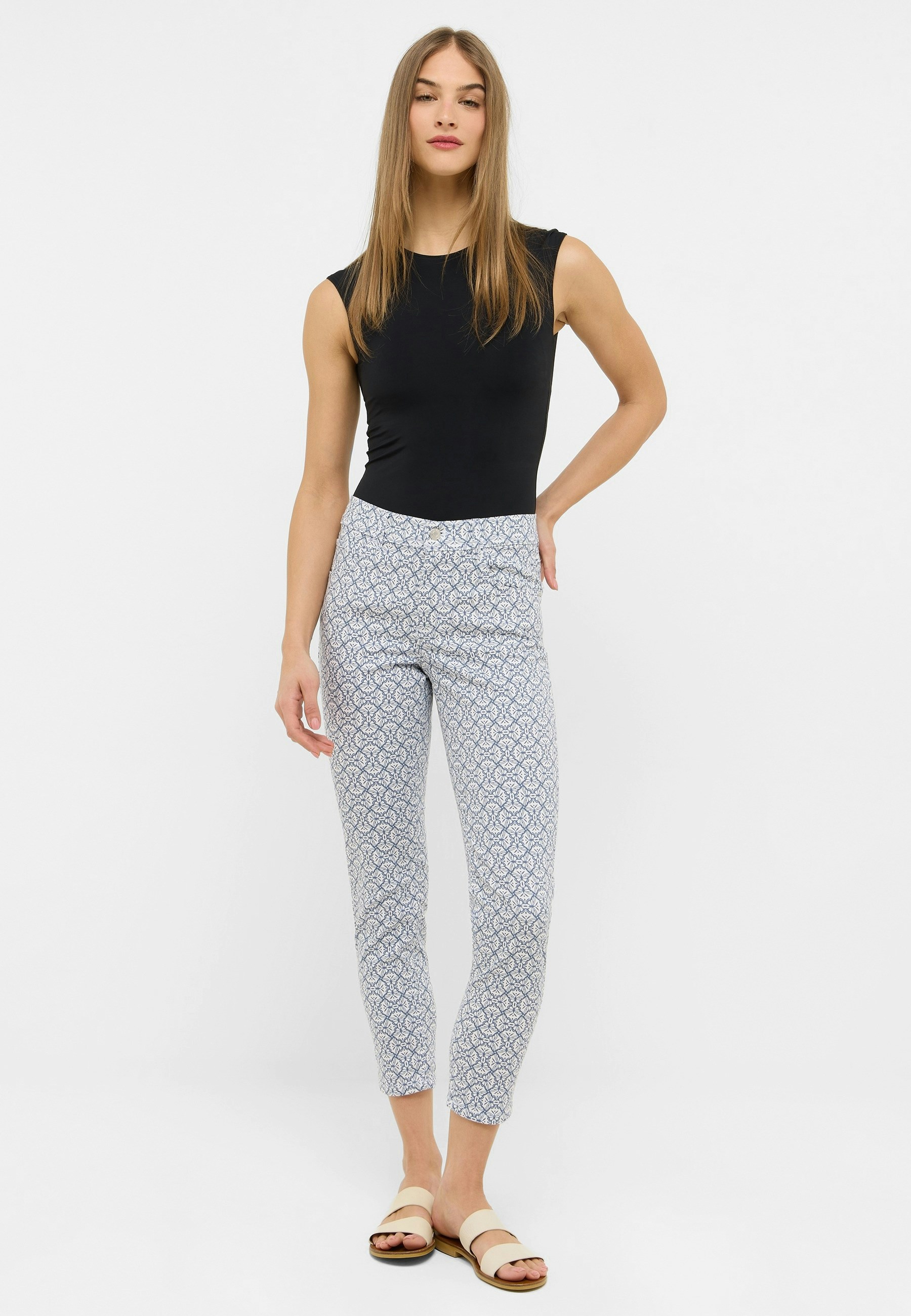 Hose Ornella mit Ornamenten