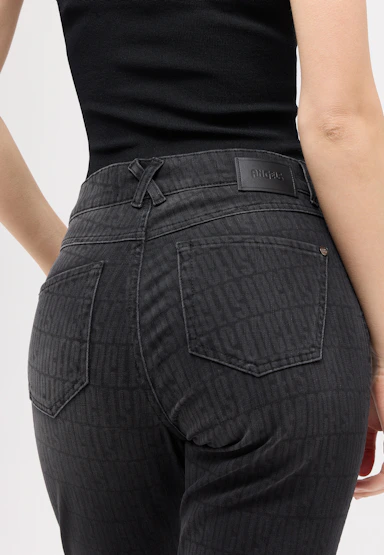 Logomania Jeans Darleen Crop