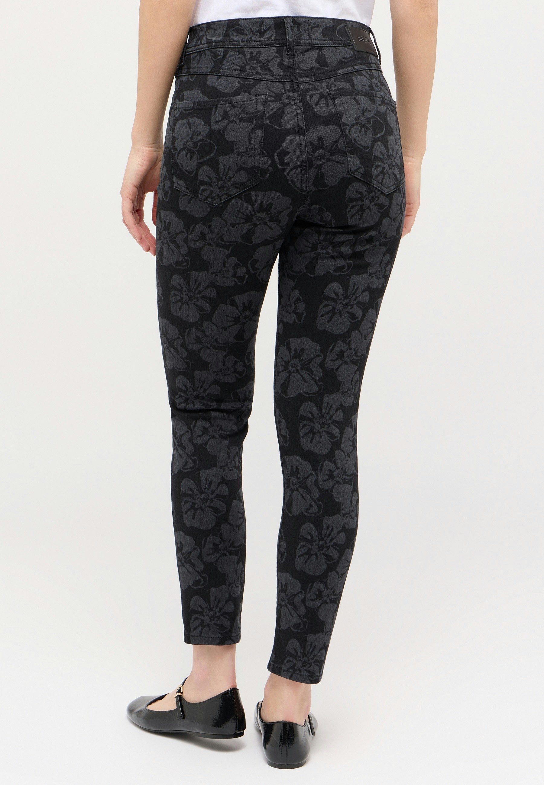 Jeans Ornella mit floralem Muster