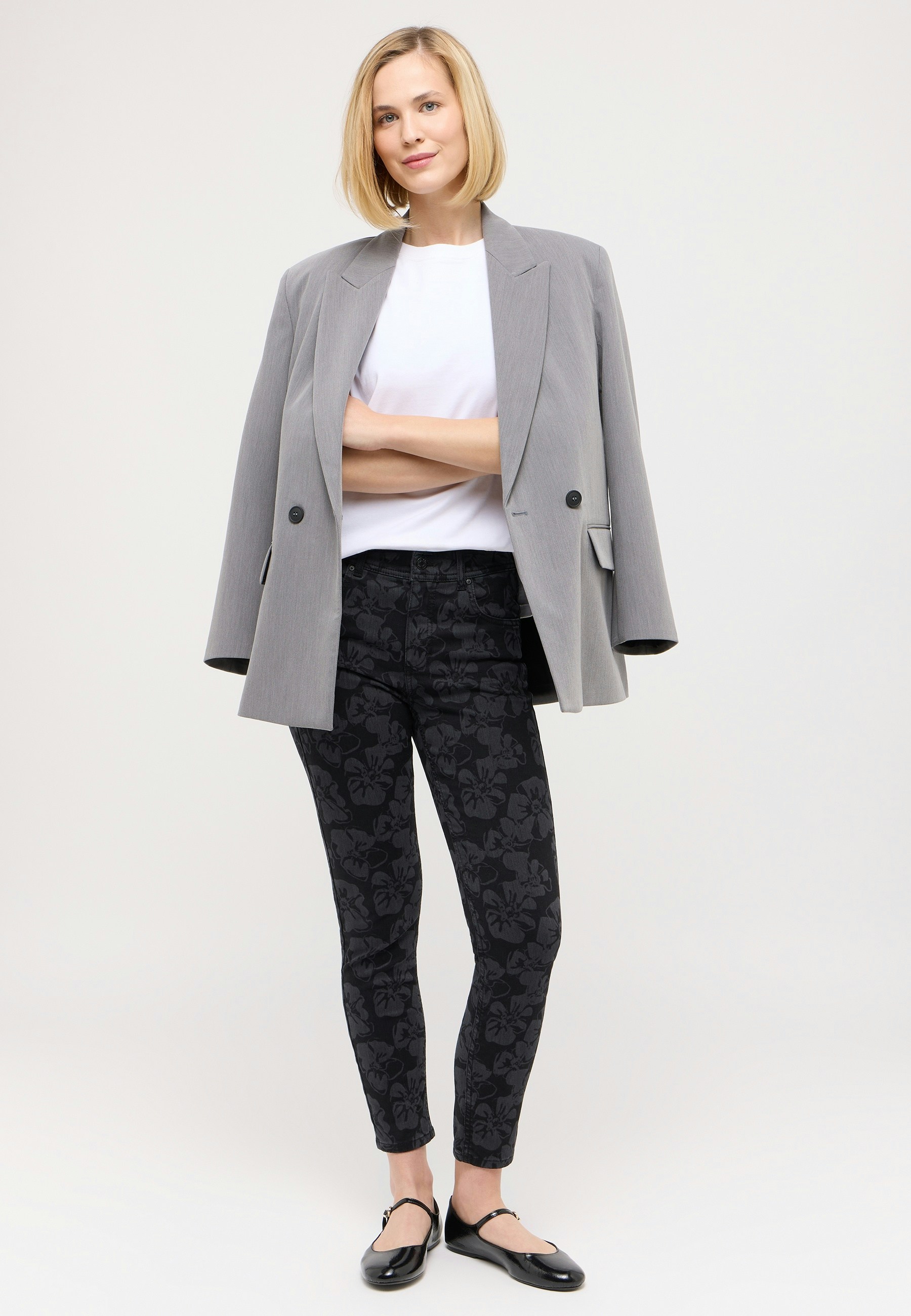 Jeans Ornella mit floralem Muster