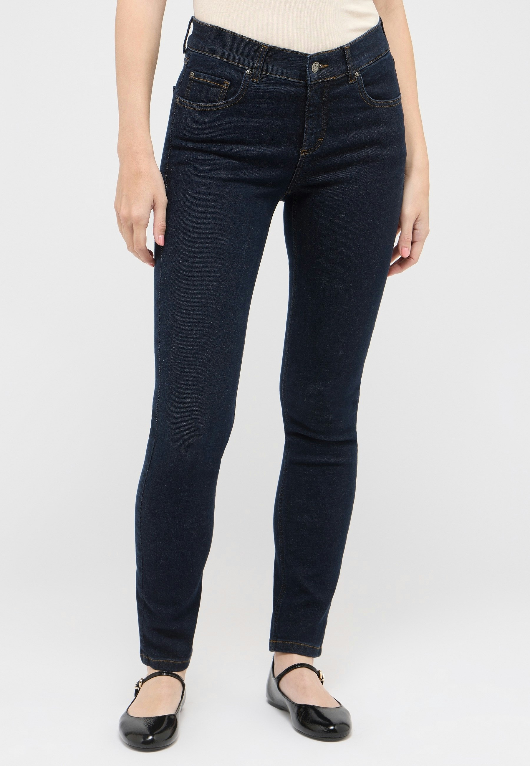 Skinny jeans with used wash
