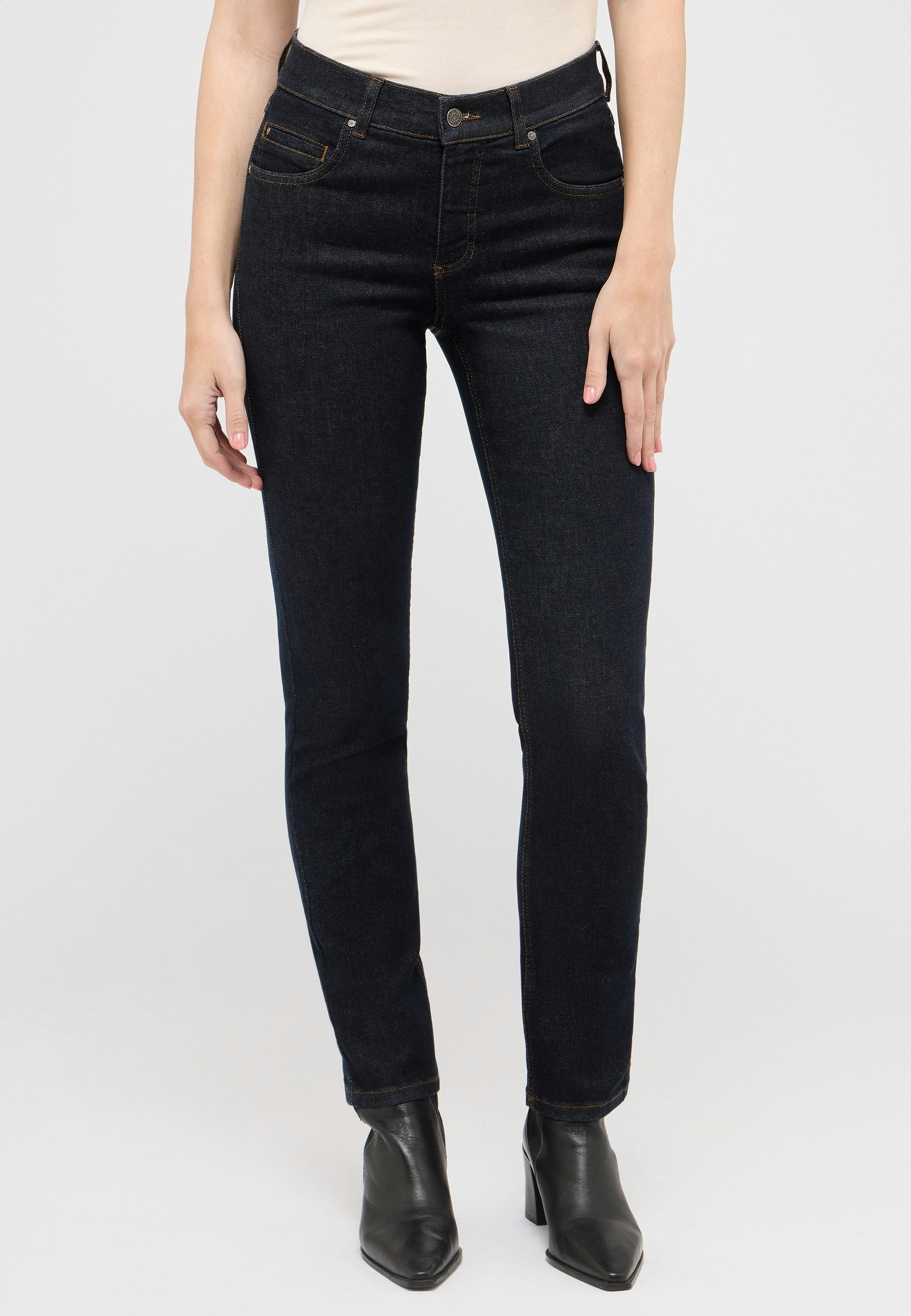 Jeans Cici with used wash