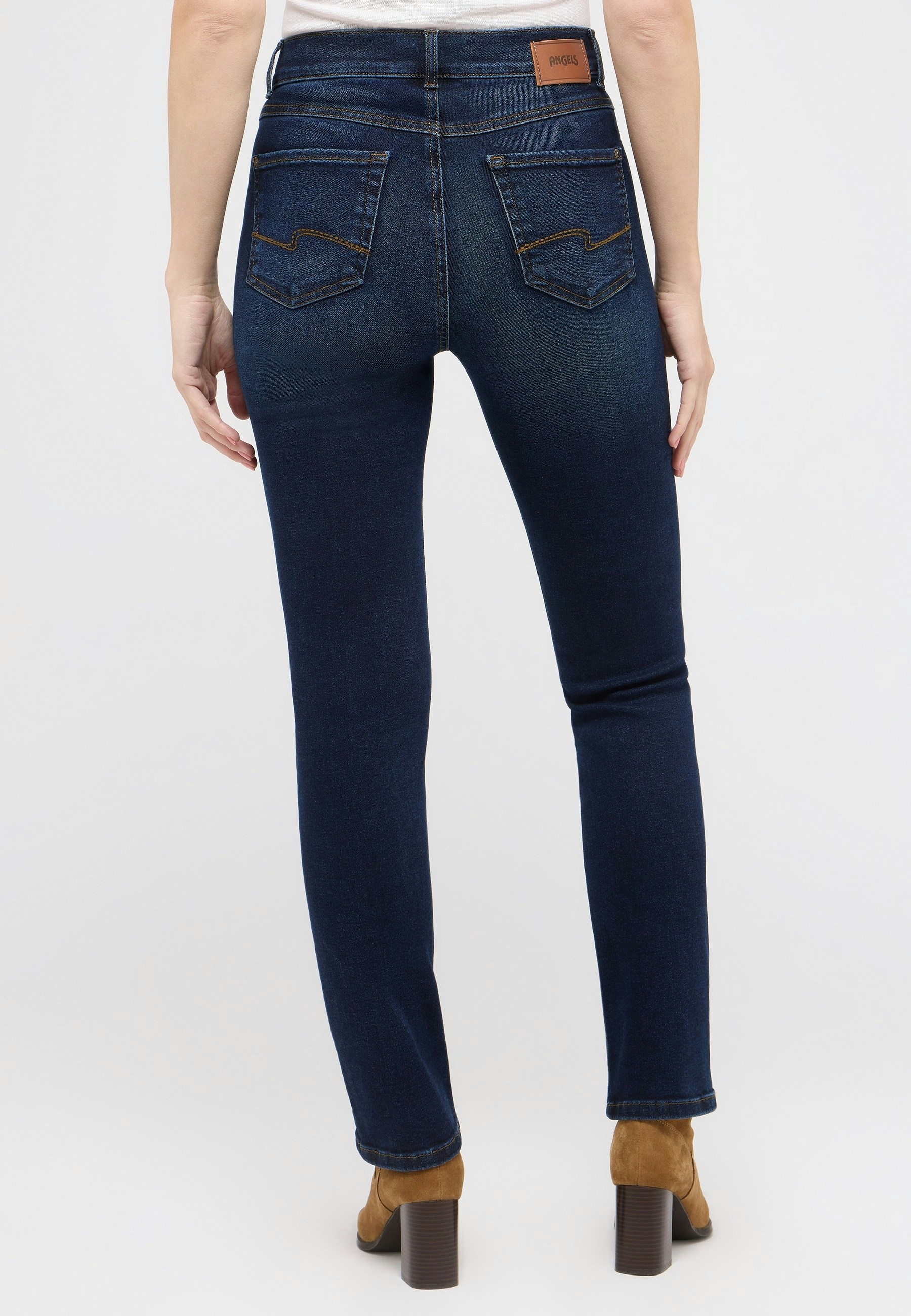 Jeans Cici mit Used-Waschung