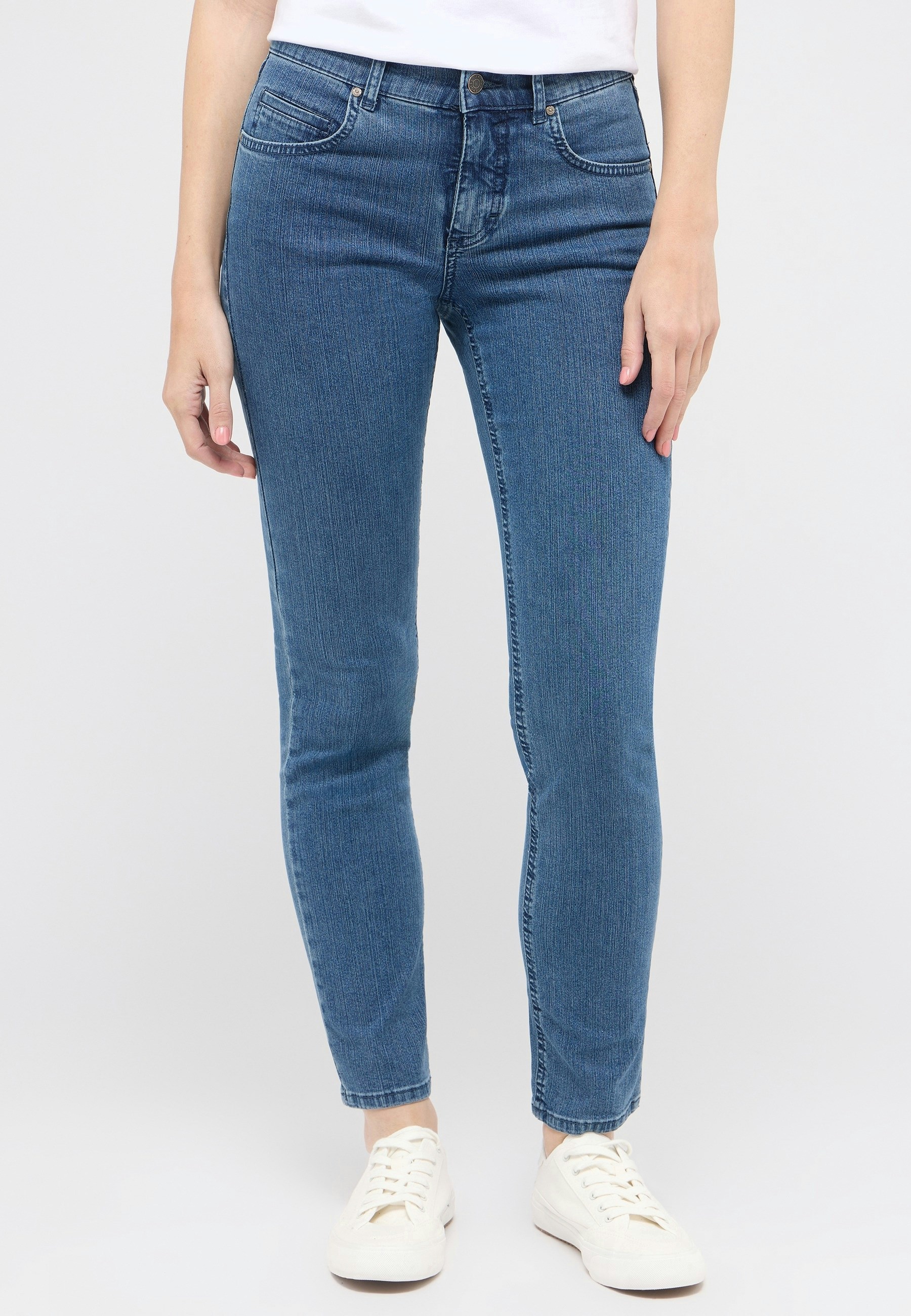 Jeans Cici with sporty denim