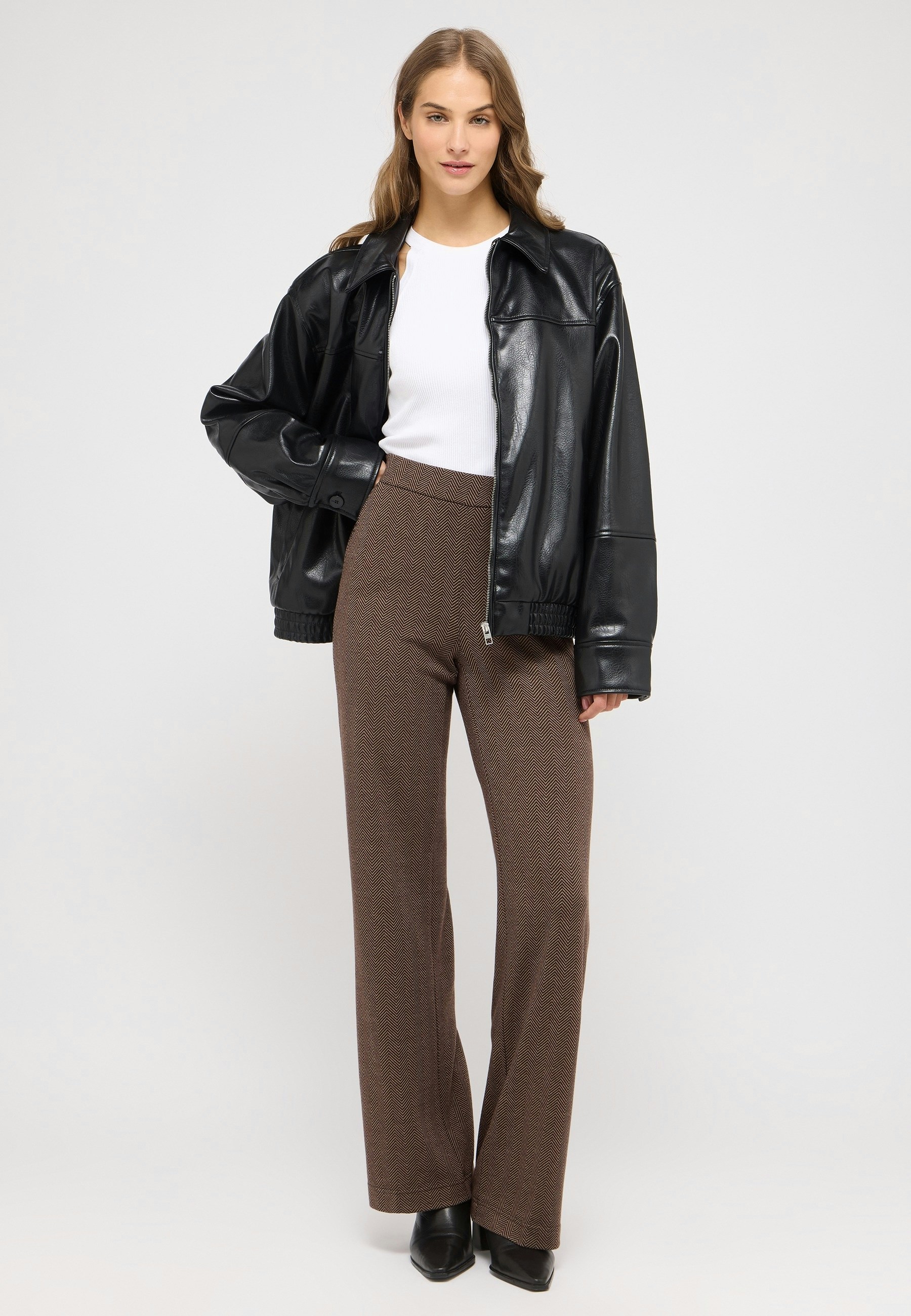 Hose Liz Easy mit Fischgrat-Muster