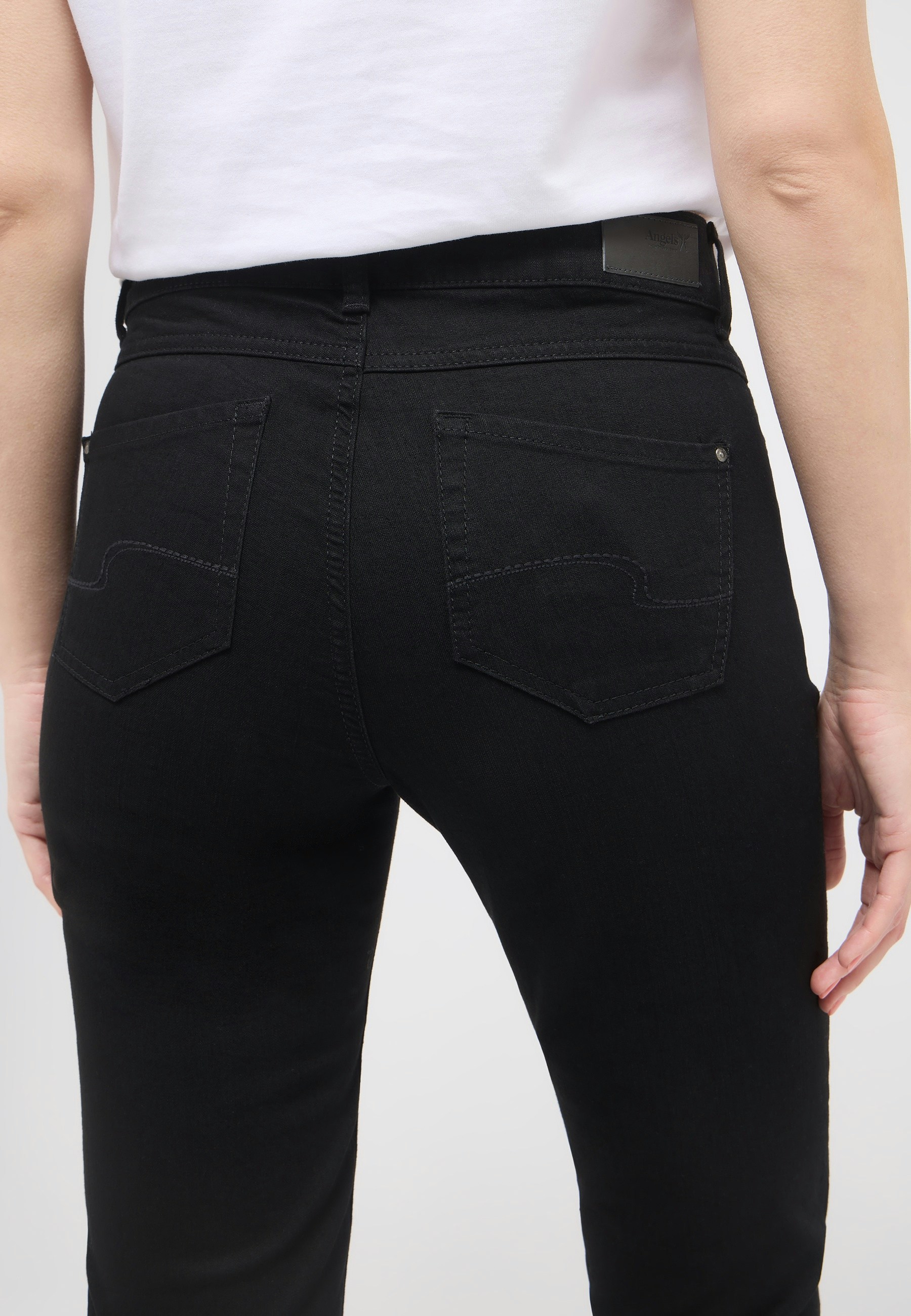 Jeans Cici mit cleanem Denim