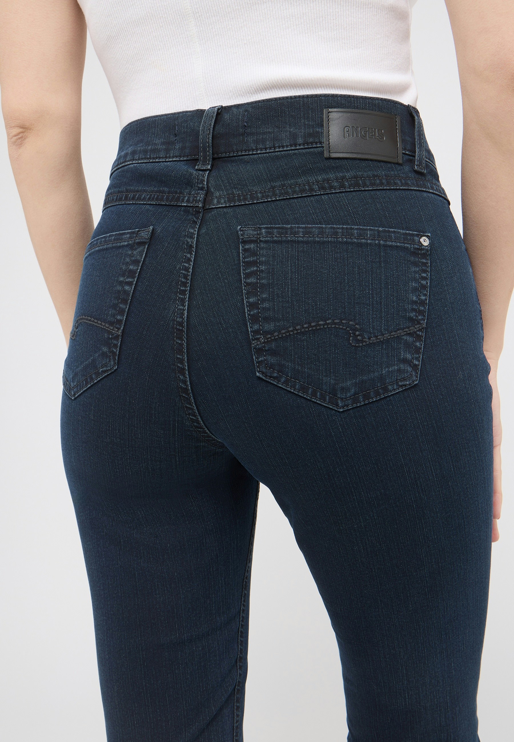 Jeans Cici mit cleanem Denim