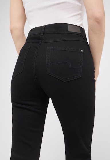 Jeans Dolly mit cleanem Denim